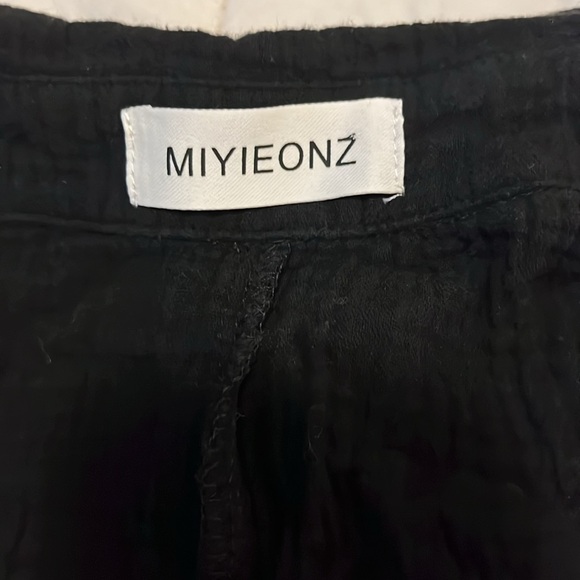 Miyieonz Black Loose Fit Low V-neck Short Sleeve Romper Jumpsuit - Picture 8 of 10